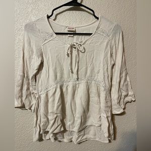 Women’s Flowy White Lace Top